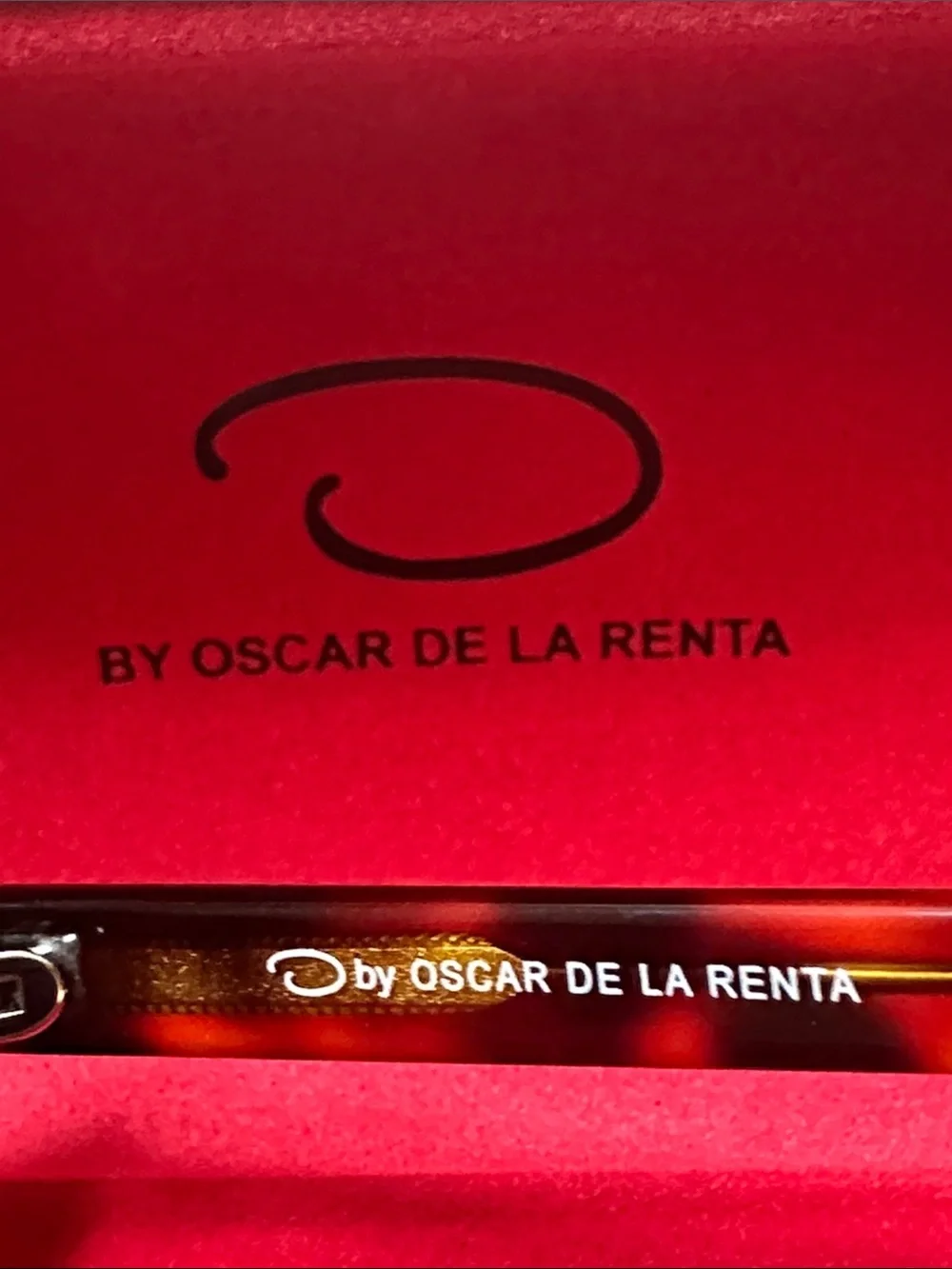Oscar de la Renta SSC5177 Black Cat Eye Sunglasses w/ Case 52□19